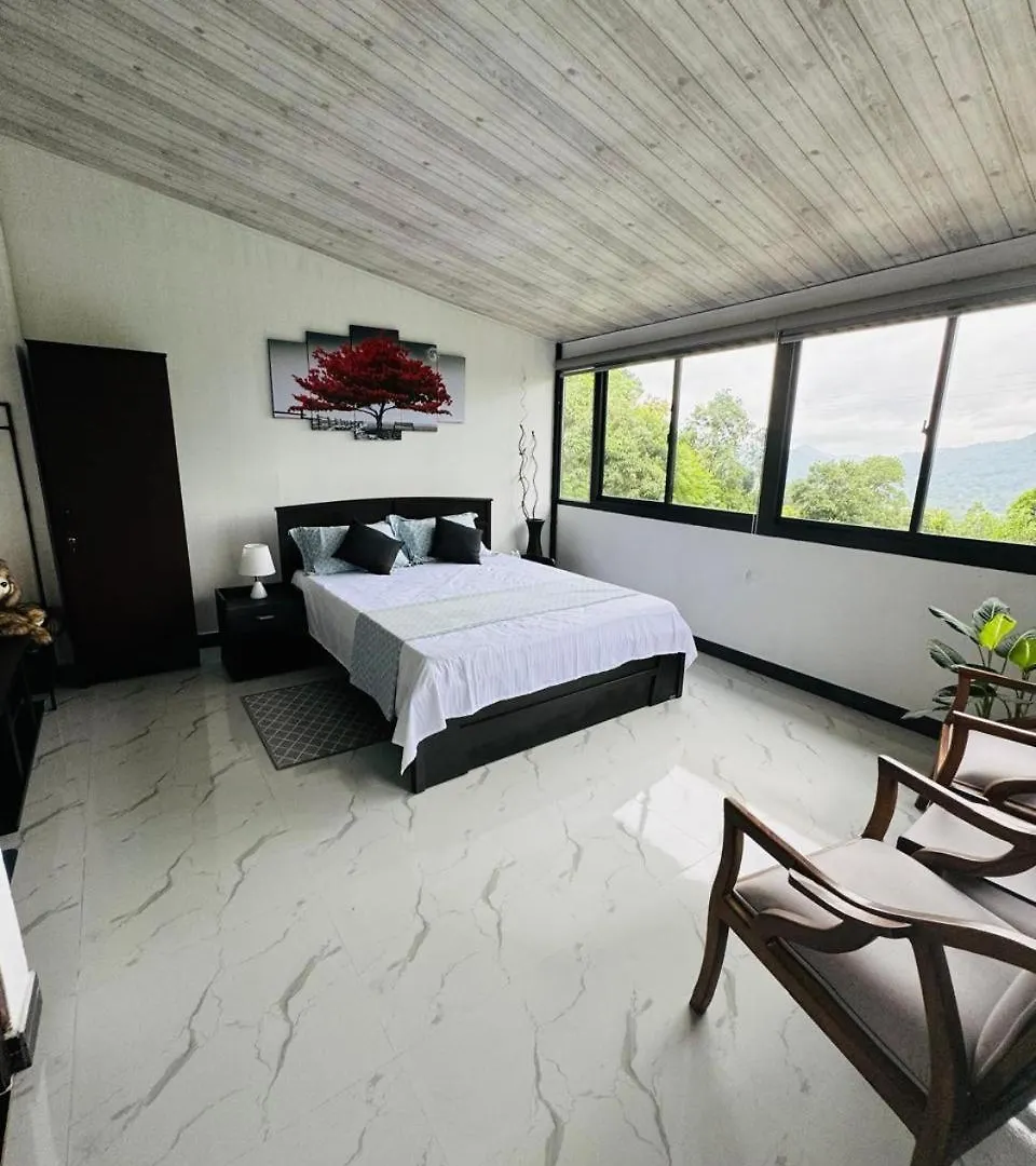 La Isla Homestay Kandy