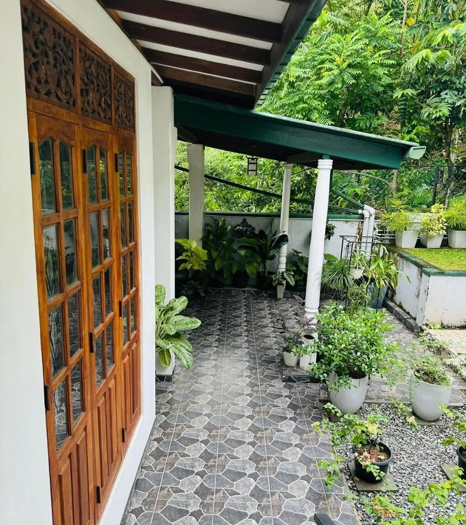 La Isla Homestay Kandy