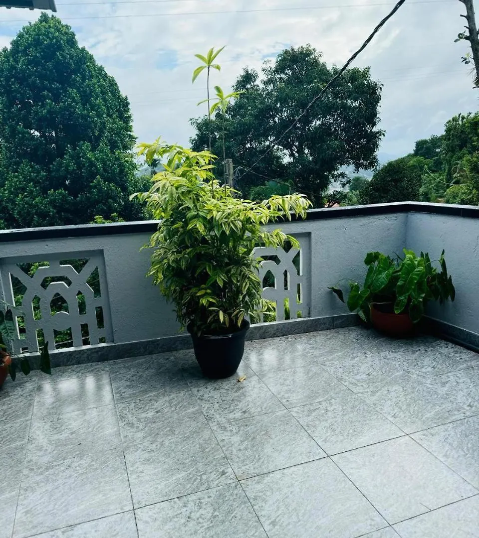 La Isla Homestay Kandy